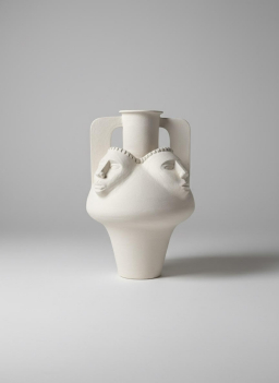 four_head_amphora