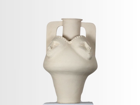 four_head_amphora