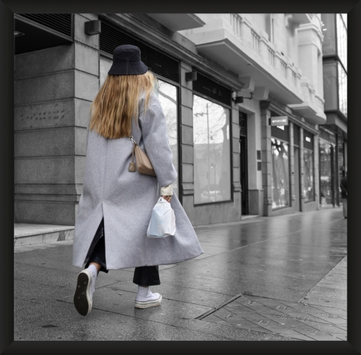 passante_dapres_la_pluie